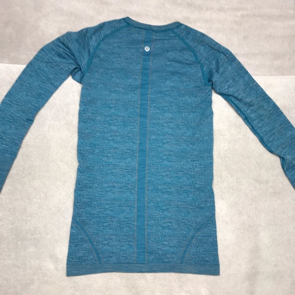 Lululemon Swiftly Tech Long Sleeve. Barely worn. - Picture 2 of 2